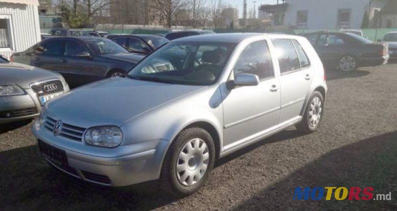 2001' Volkswagen Golf photo #2