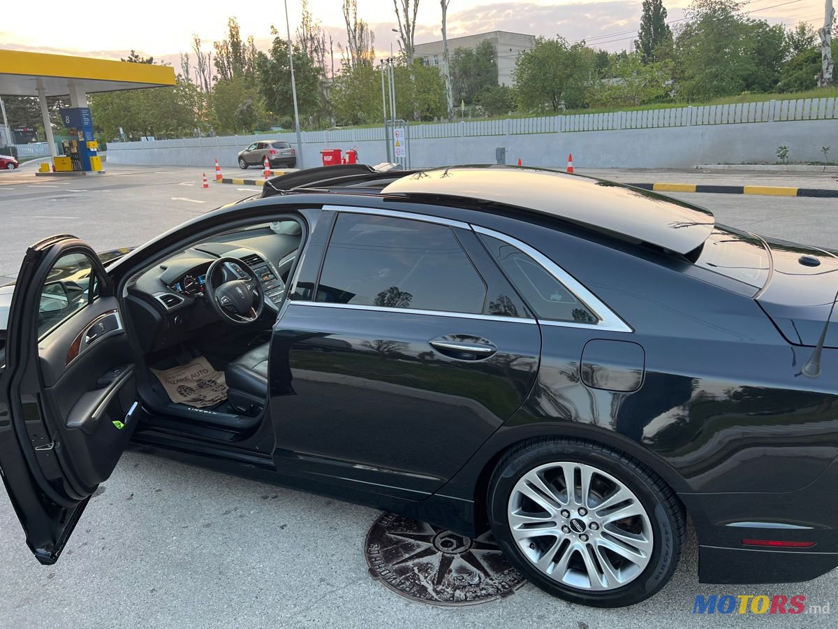 2013' Lincoln MKZ photo #6