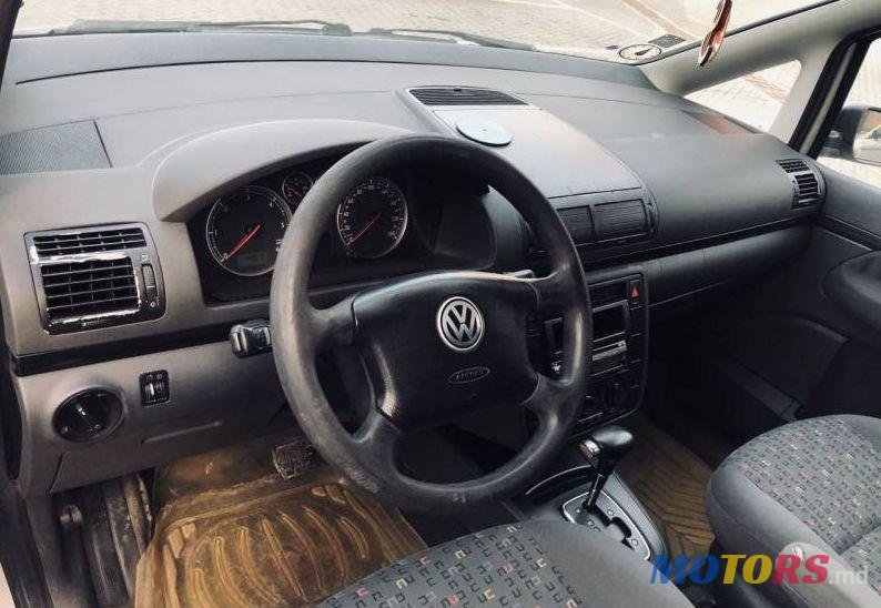 2002' Volkswagen Sharan photo #2