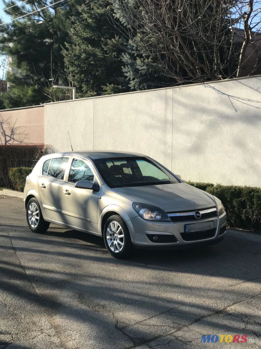 2006' Opel Astra photo #1