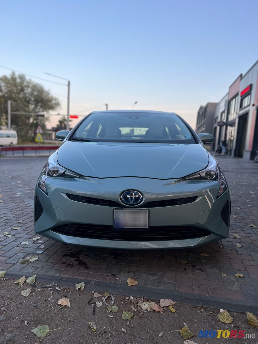 2016' Toyota Prius photo #2
