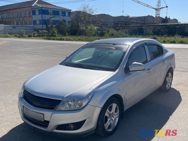 2010' Opel Astra photo #2