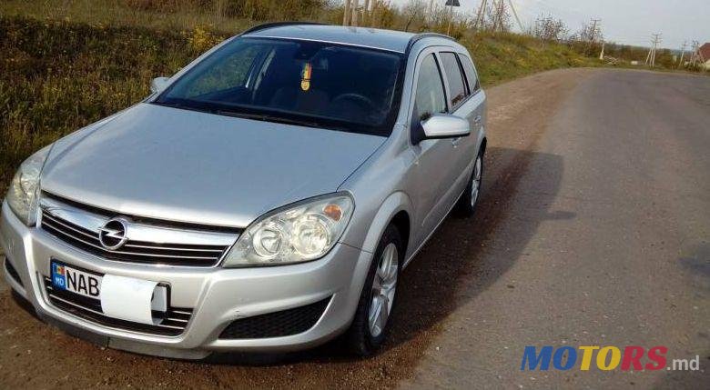2008' Opel Astra photo #1