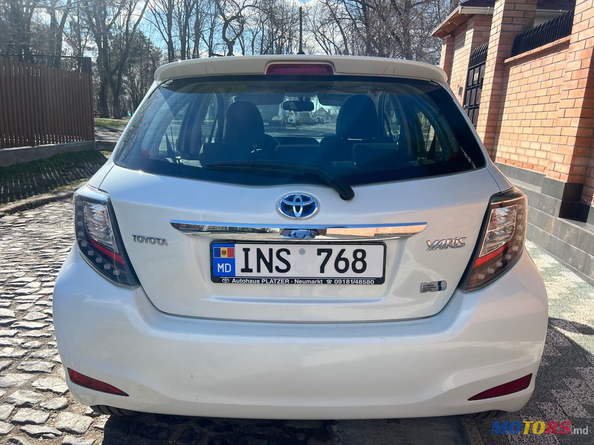 2013' Toyota Yaris photo #6