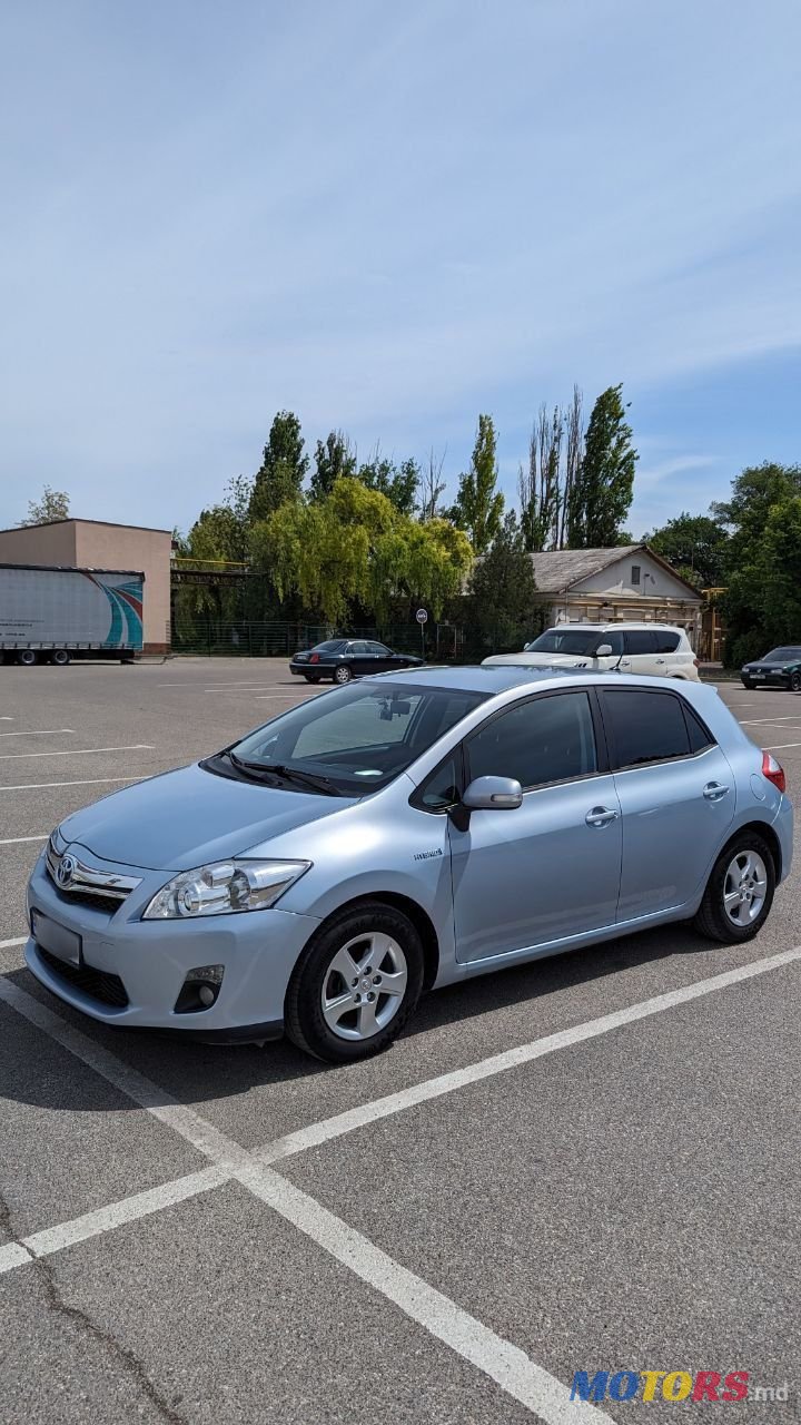 2010' Toyota Auris photo #2