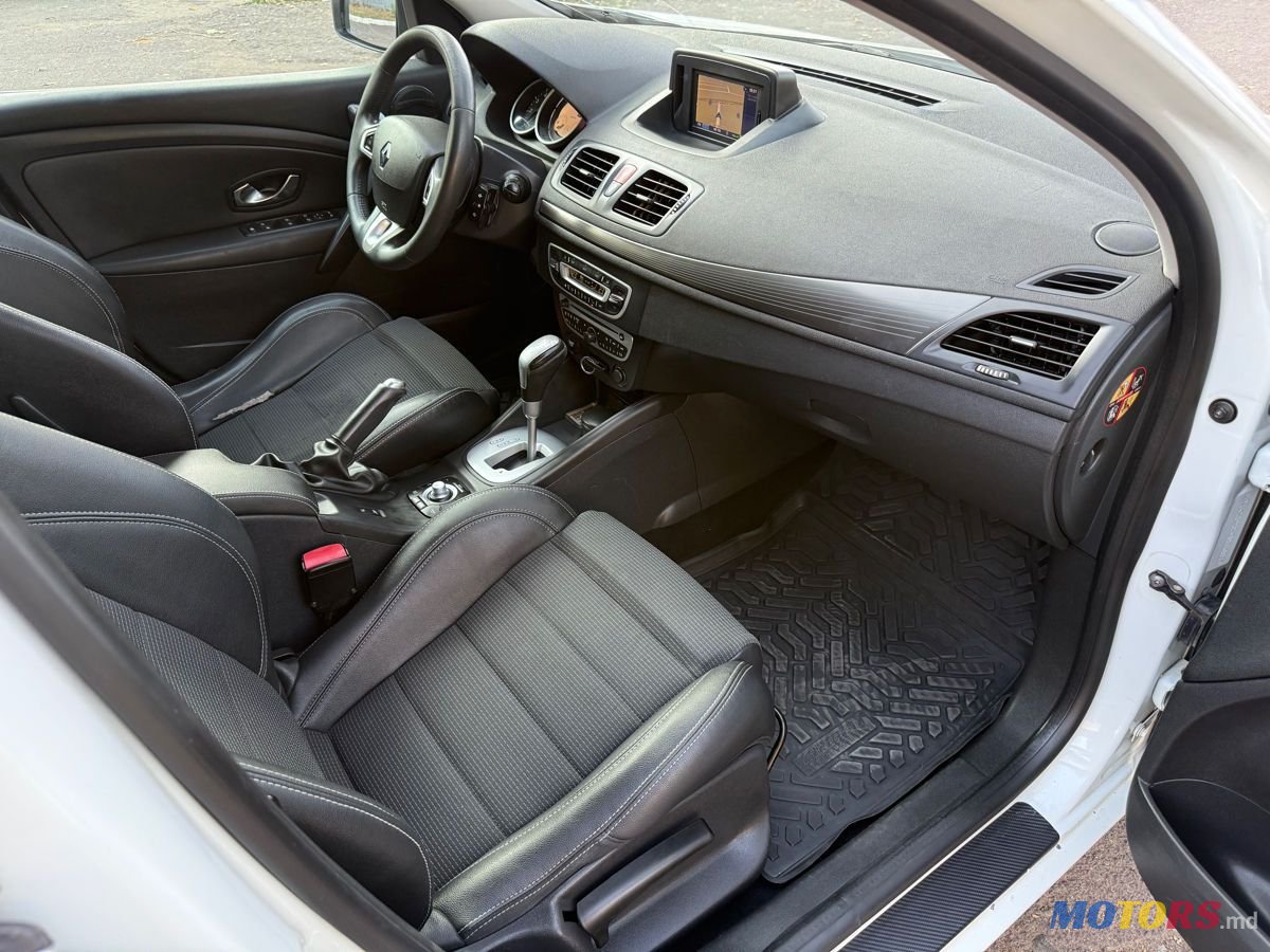 2010' Renault Megane photo #6