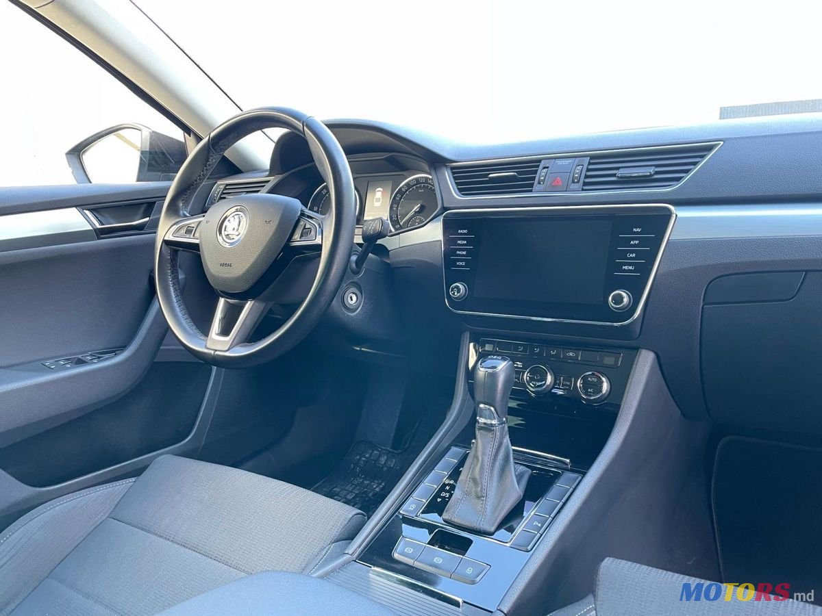 2018' Skoda Superb photo #6