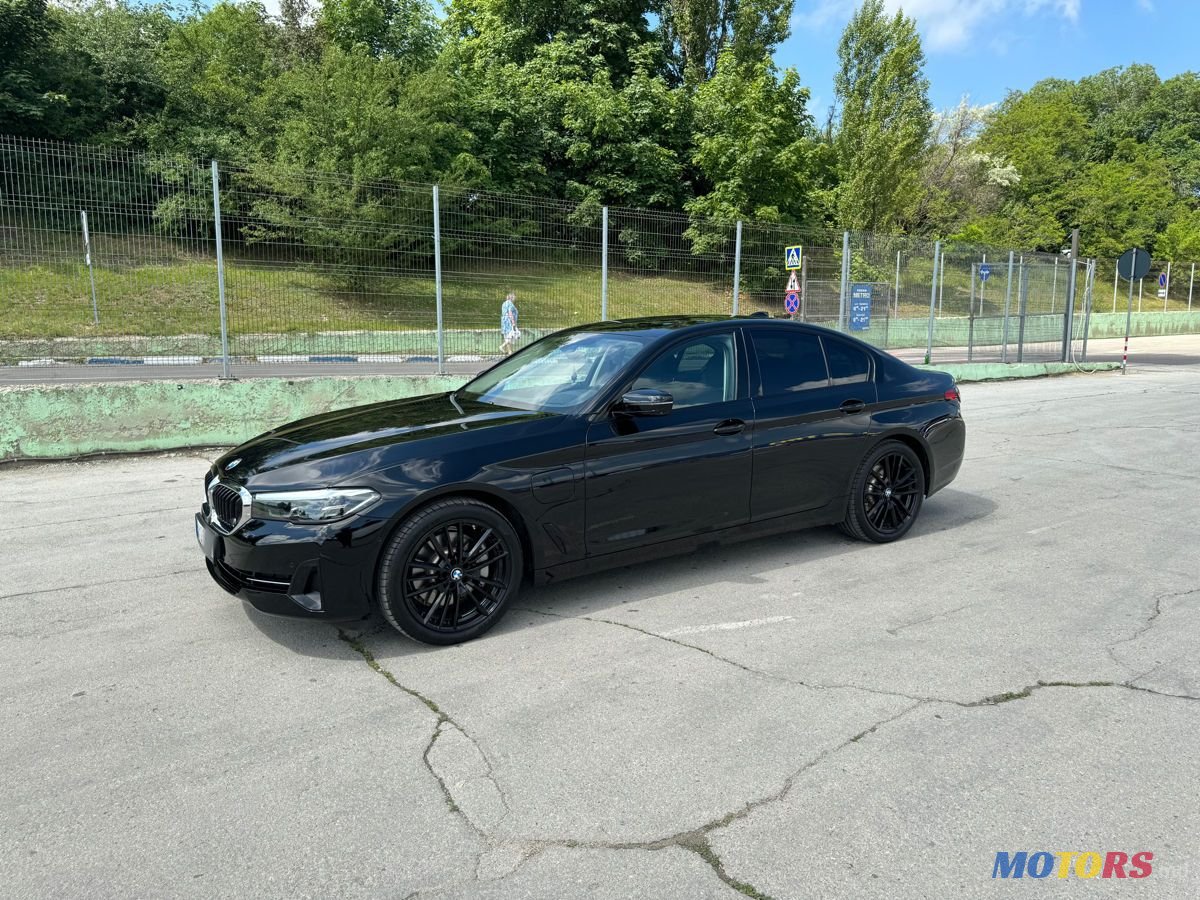 2020' BMW 5 Series photo #5