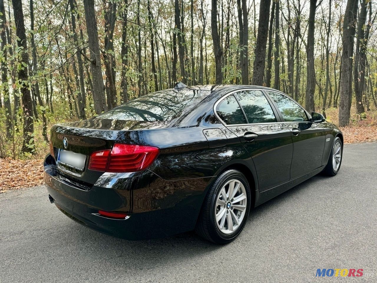 2015' BMW 5 Series photo #2
