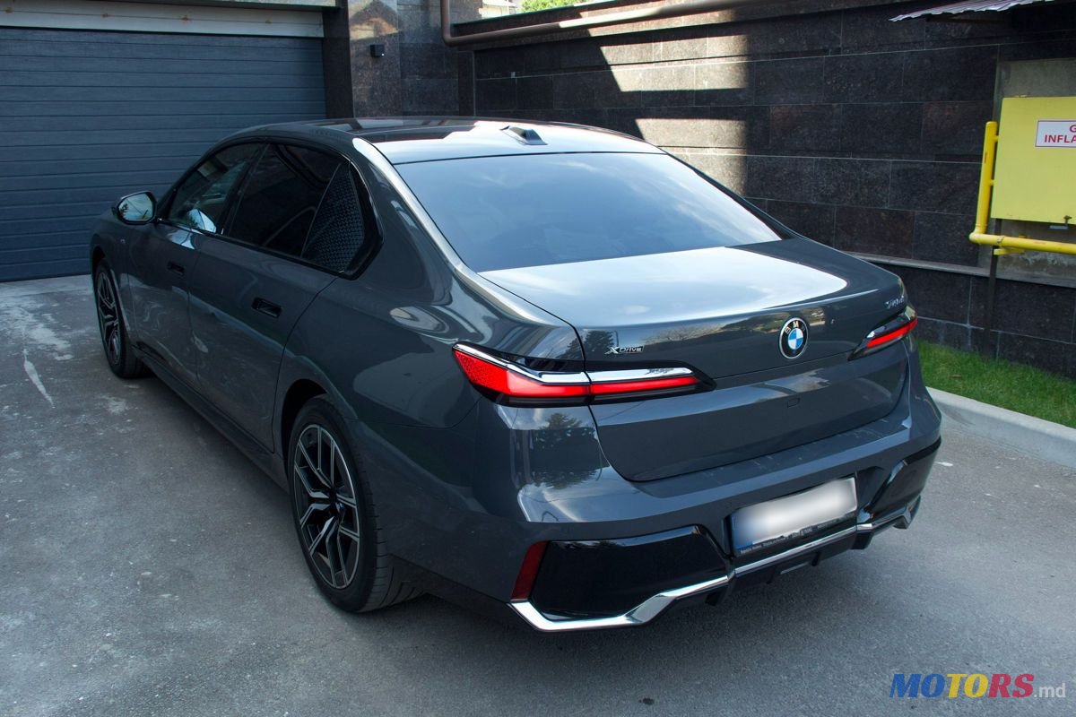 2024' BMW 7 Series photo #3