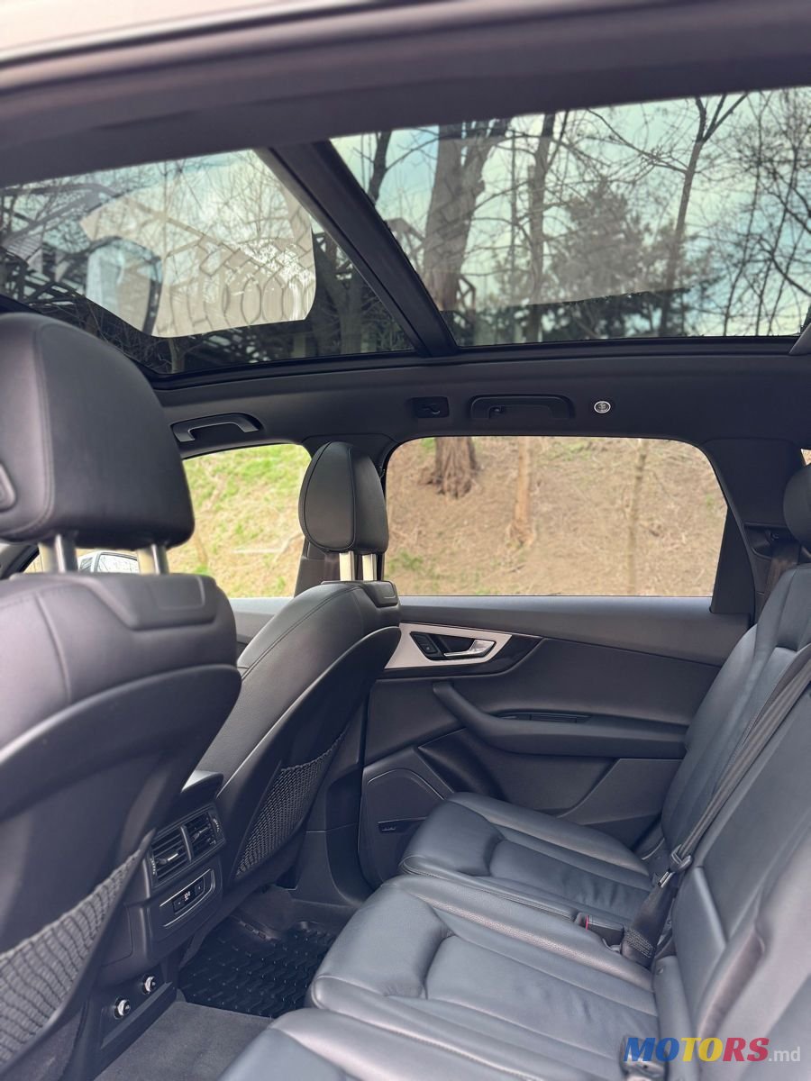 2019' Audi Q7 photo #6