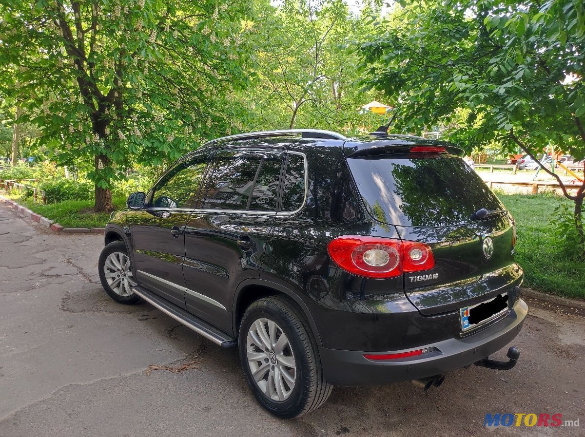 2009' Volkswagen Tiguan photo #4