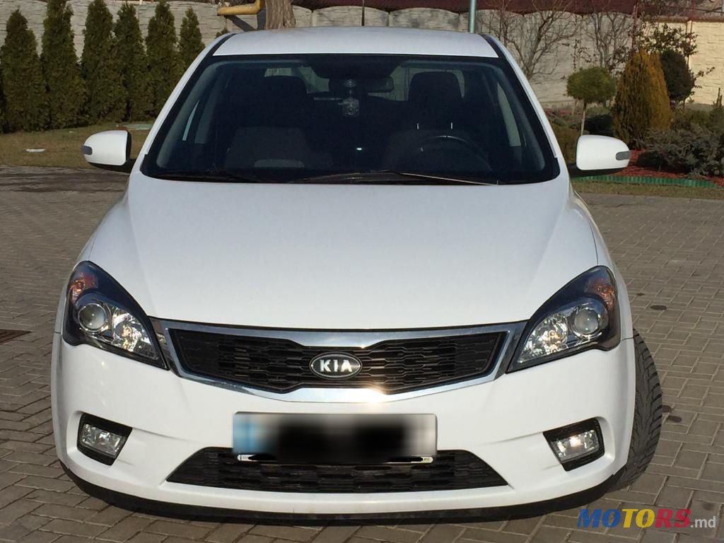 2011' Kia Ceed photo #2