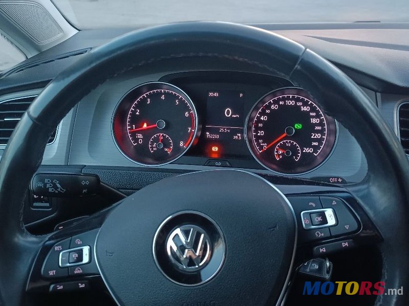 2015' Volkswagen Golf photo #5