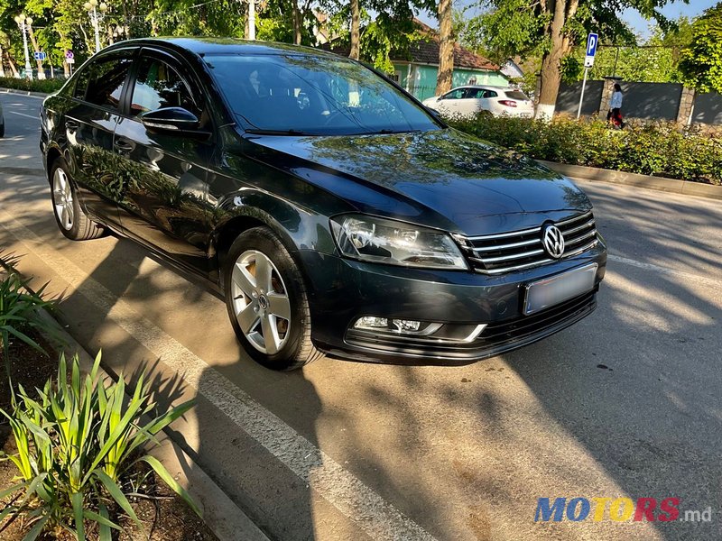 2012' Volkswagen Passat photo #1