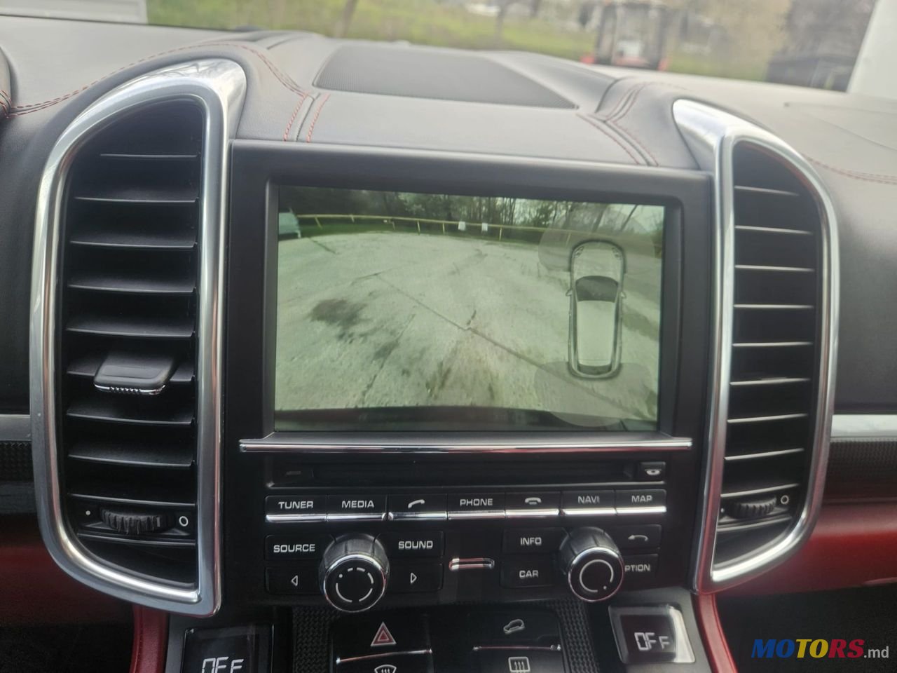 2015' Porsche Cayenne photo #6