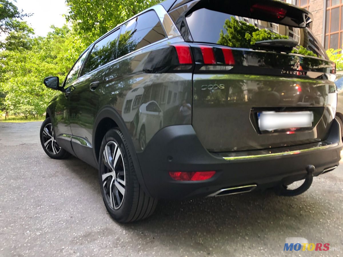 2020' Peugeot 5008 photo #3