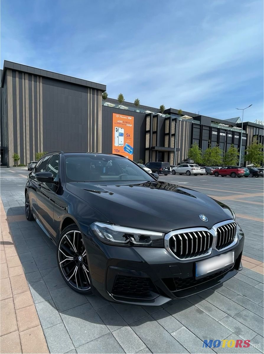 2022' BMW 5 Series photo #1