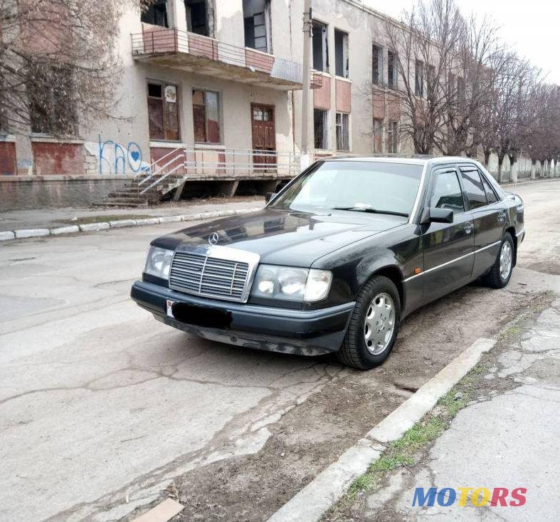 1992' Mercedes-Benz 124 photo #1