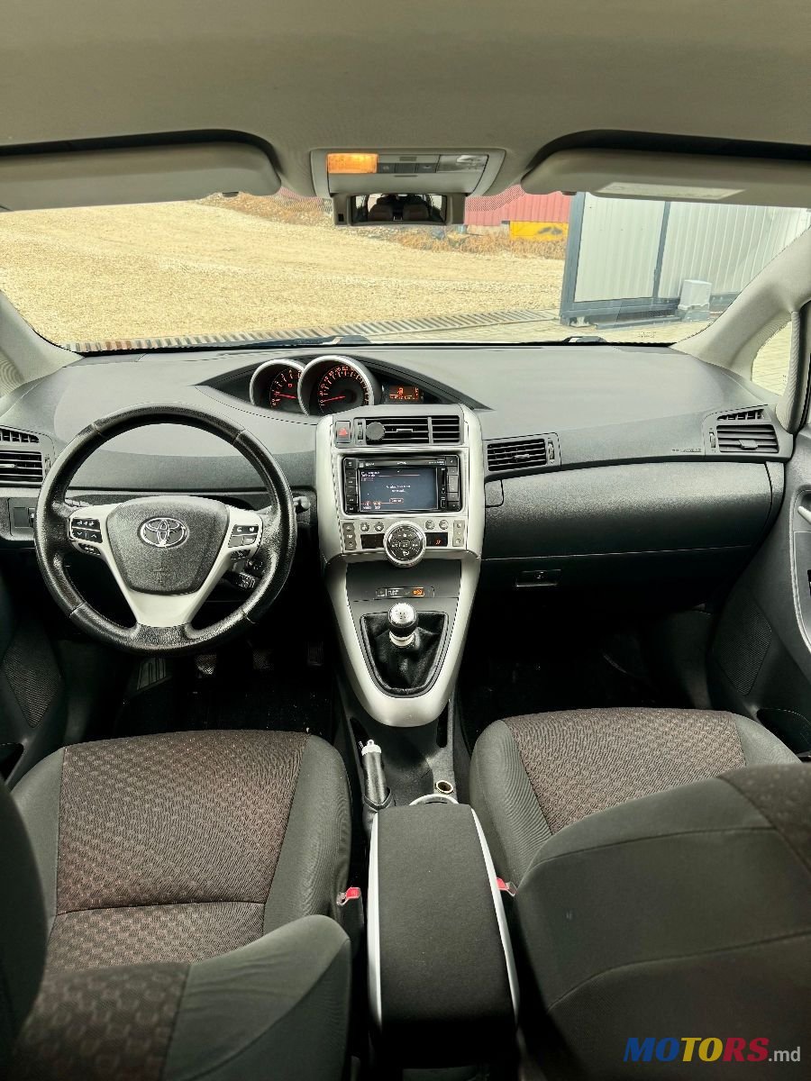 2010' Toyota Verso photo #4