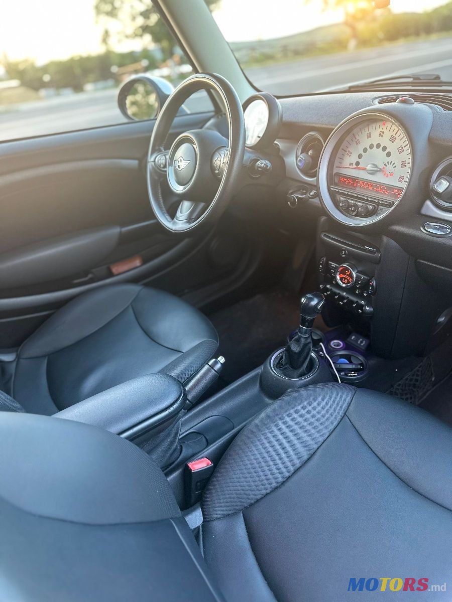 2013' MINI Cooper photo #4