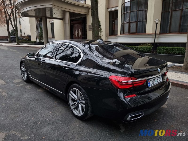 2016' BMW 7 Series photo #3