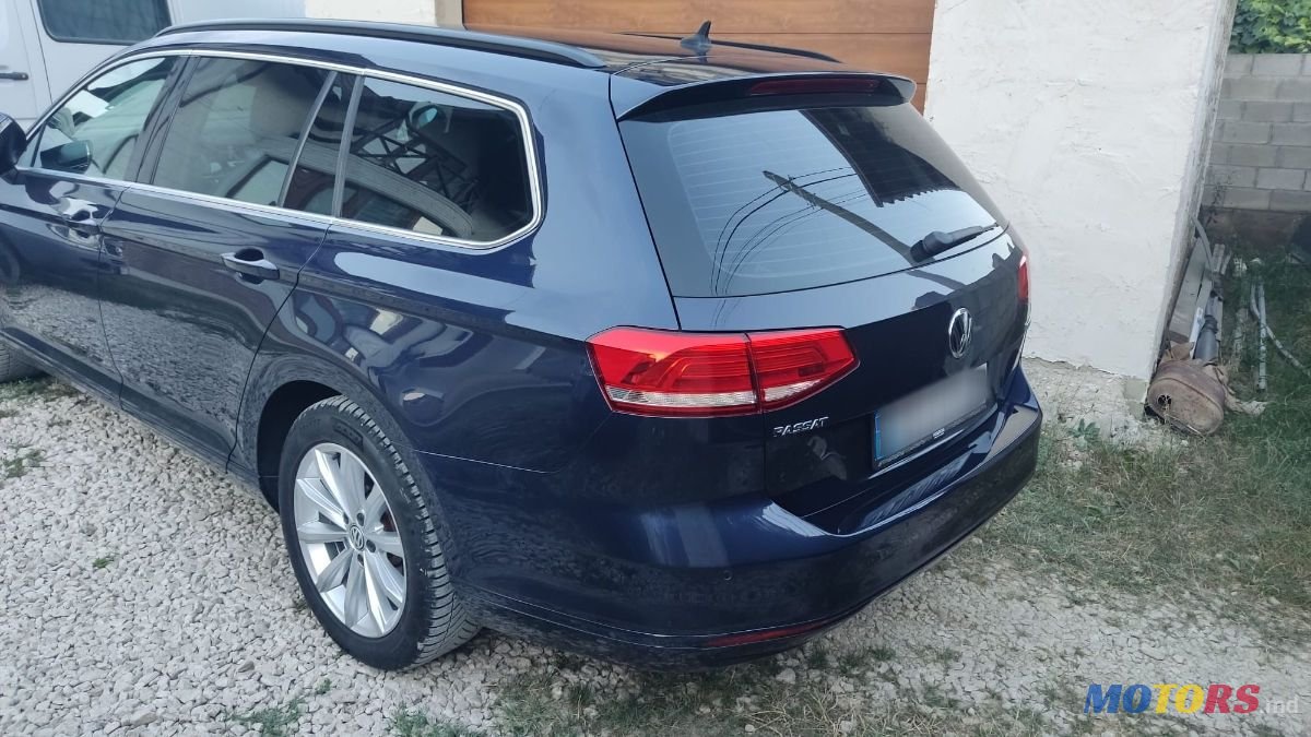 2016' Volkswagen Passat photo #2