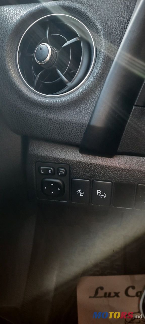 2016' Toyota Auris photo #6