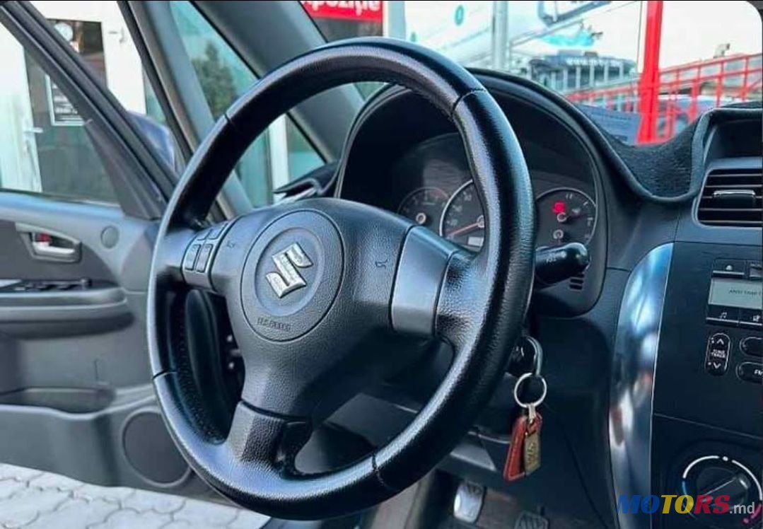 2010' Suzuki SX4 photo #3