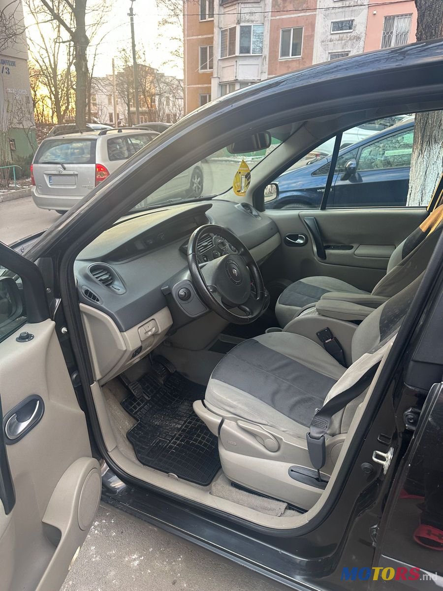 2008' Renault Grand Scenic photo #5