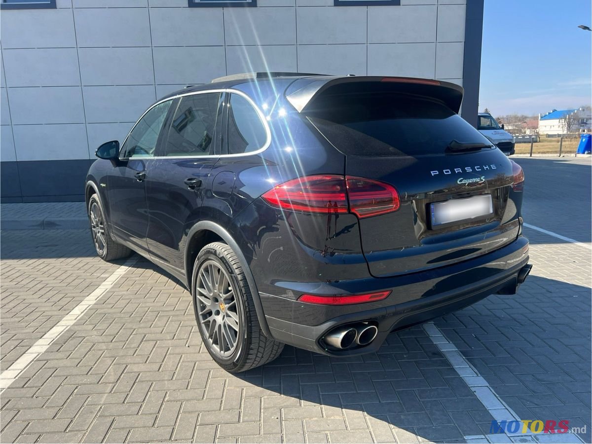 2016' Porsche Cayenne photo #4