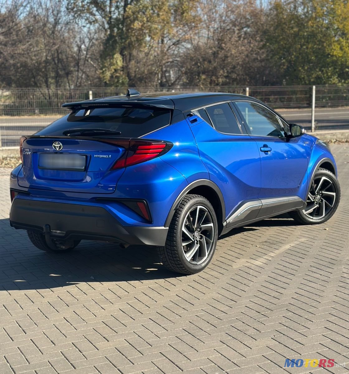 2020' Toyota C-HR photo #3