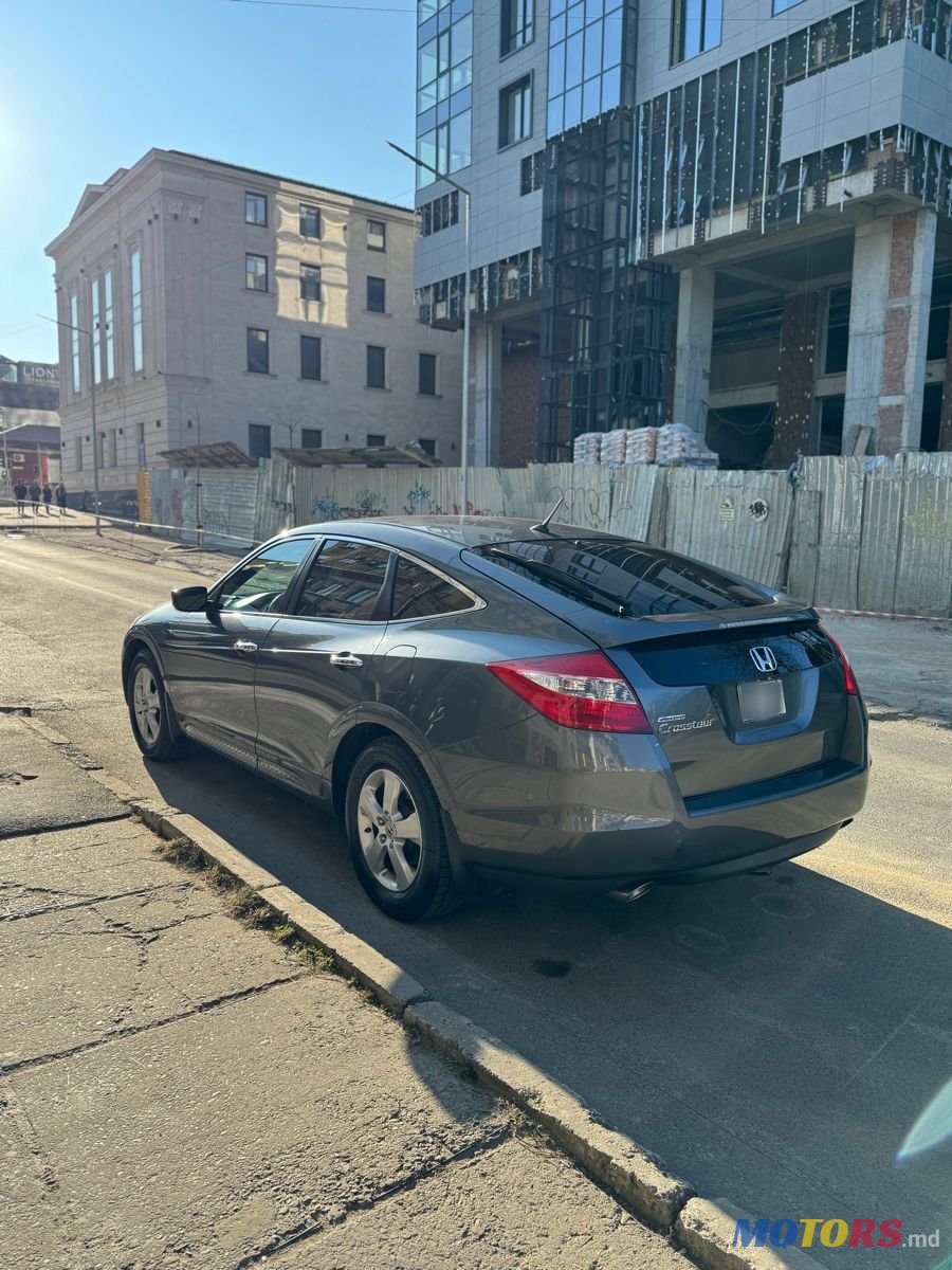 2010' Honda Crosstour photo #2