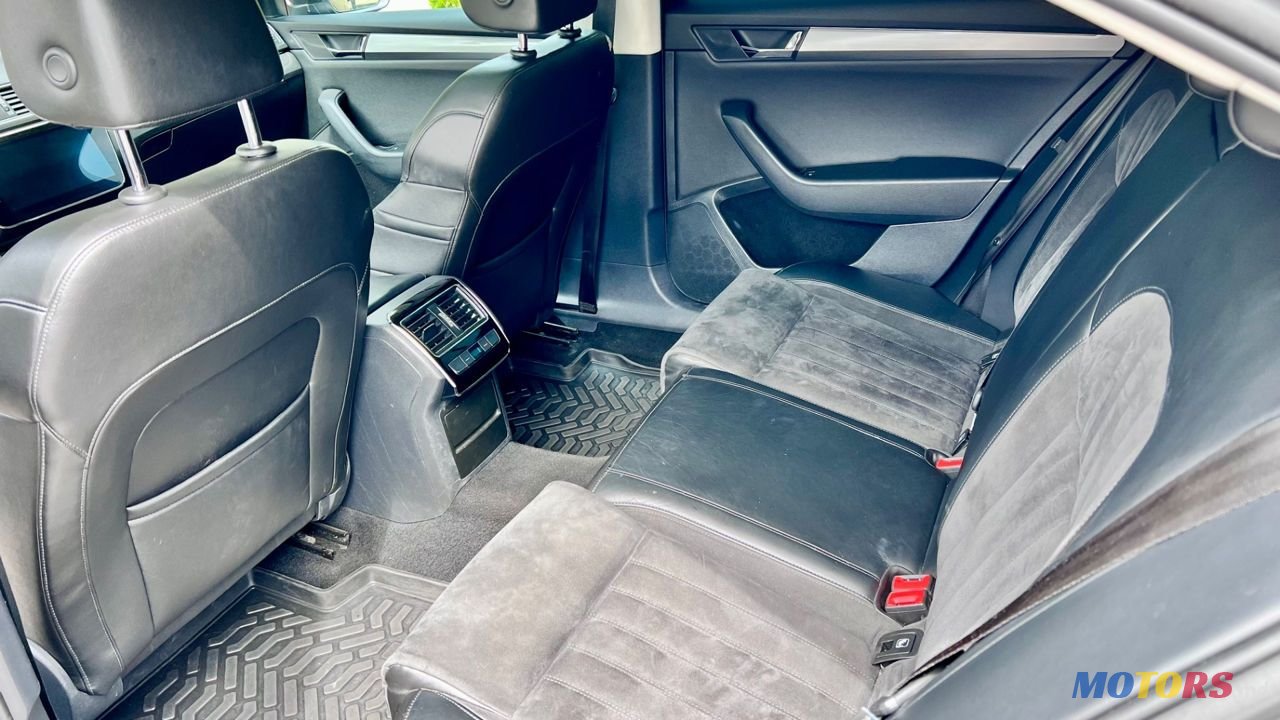 2018' Skoda Superb photo #2