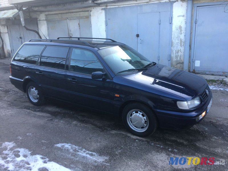 1995' Volkswagen Passat photo #1