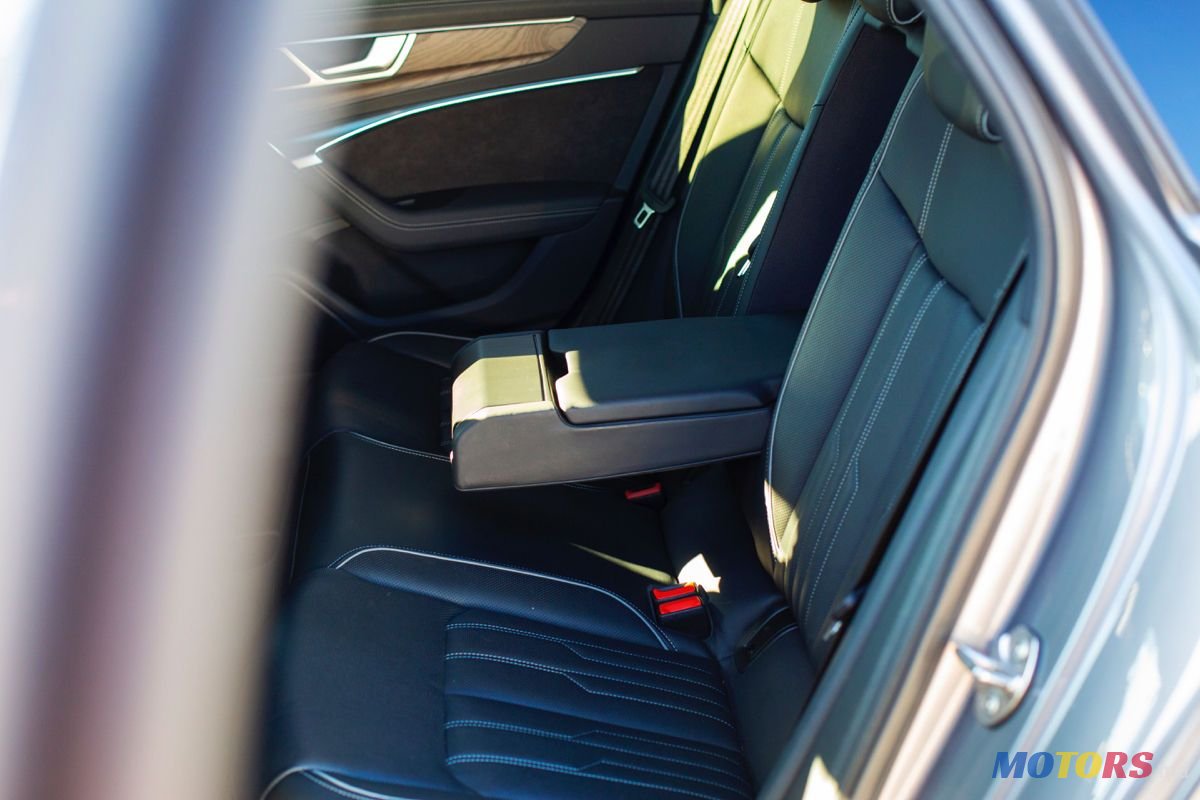 2020' Audi A6 Avant photo #6