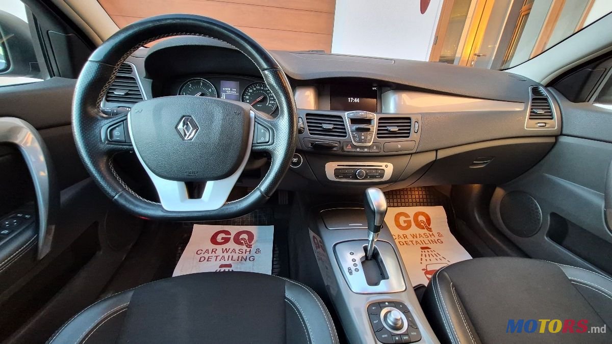 2014' Renault Laguna photo #6