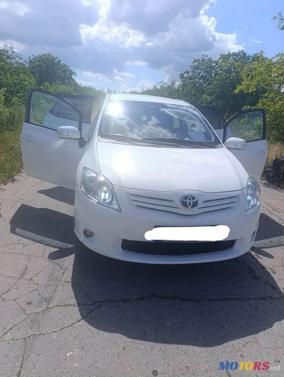 2010' Toyota Auris photo #1