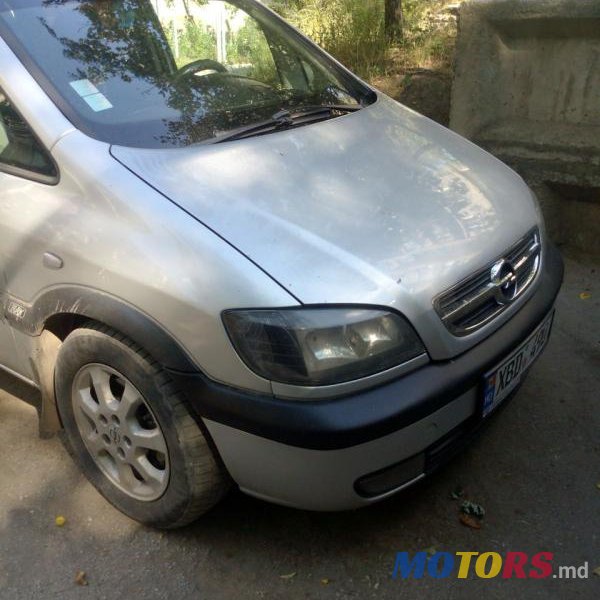 2004' Opel Zafira photo #1