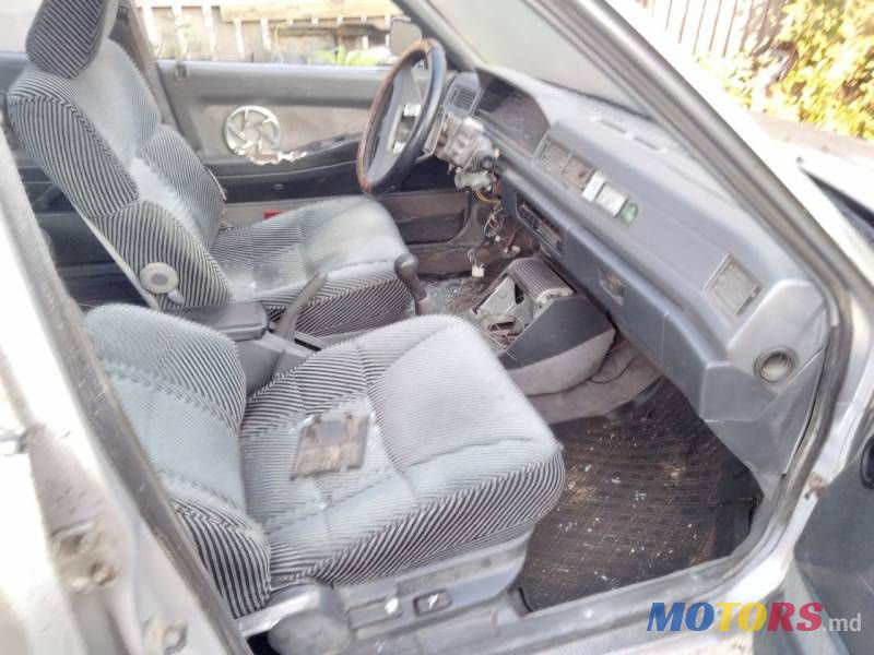 1988' Mitsubishi Galant photo #3