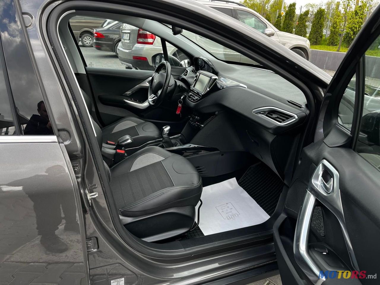 2019' Peugeot 2008 photo #6