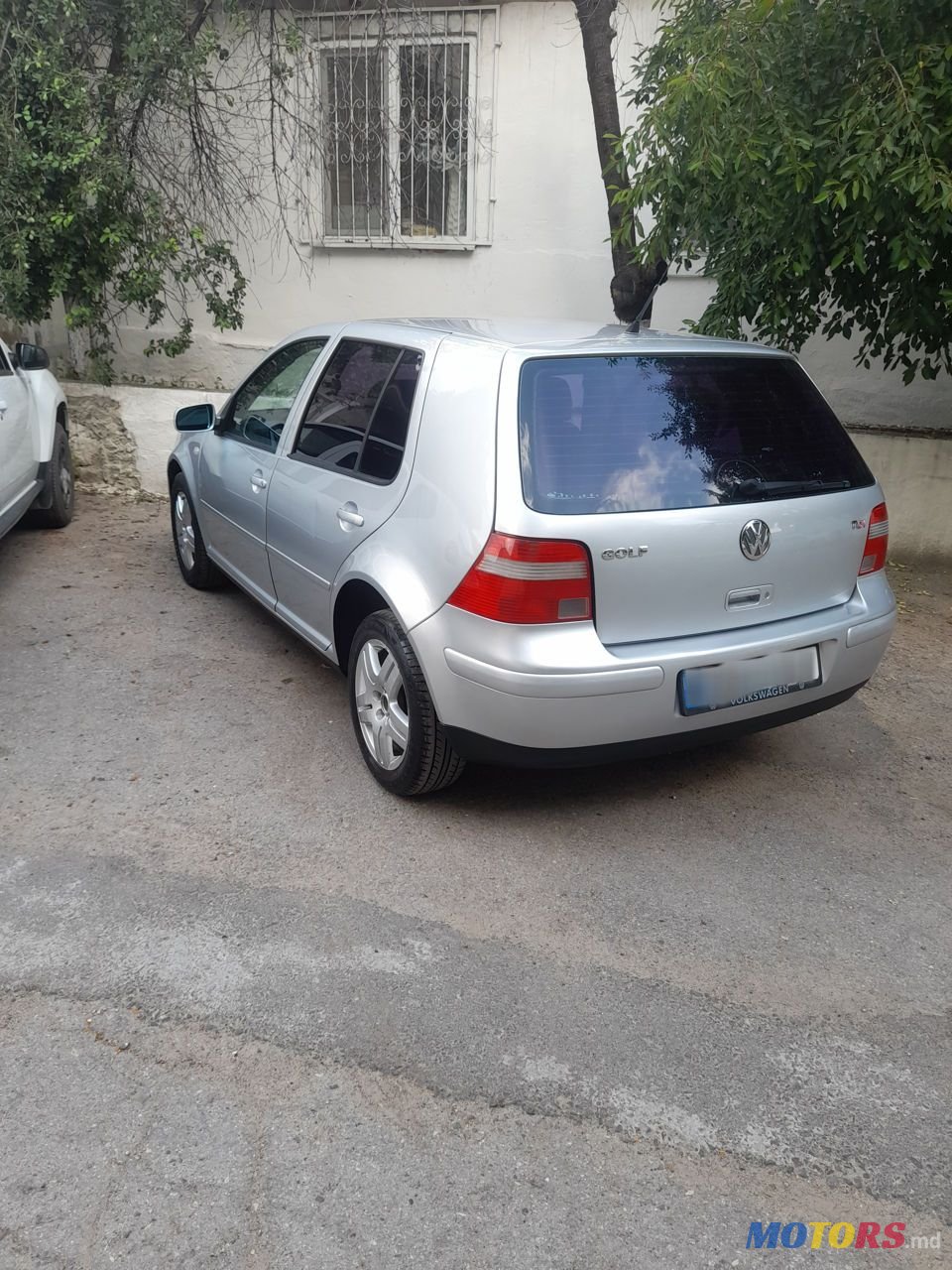 2002' Volkswagen Golf photo #3