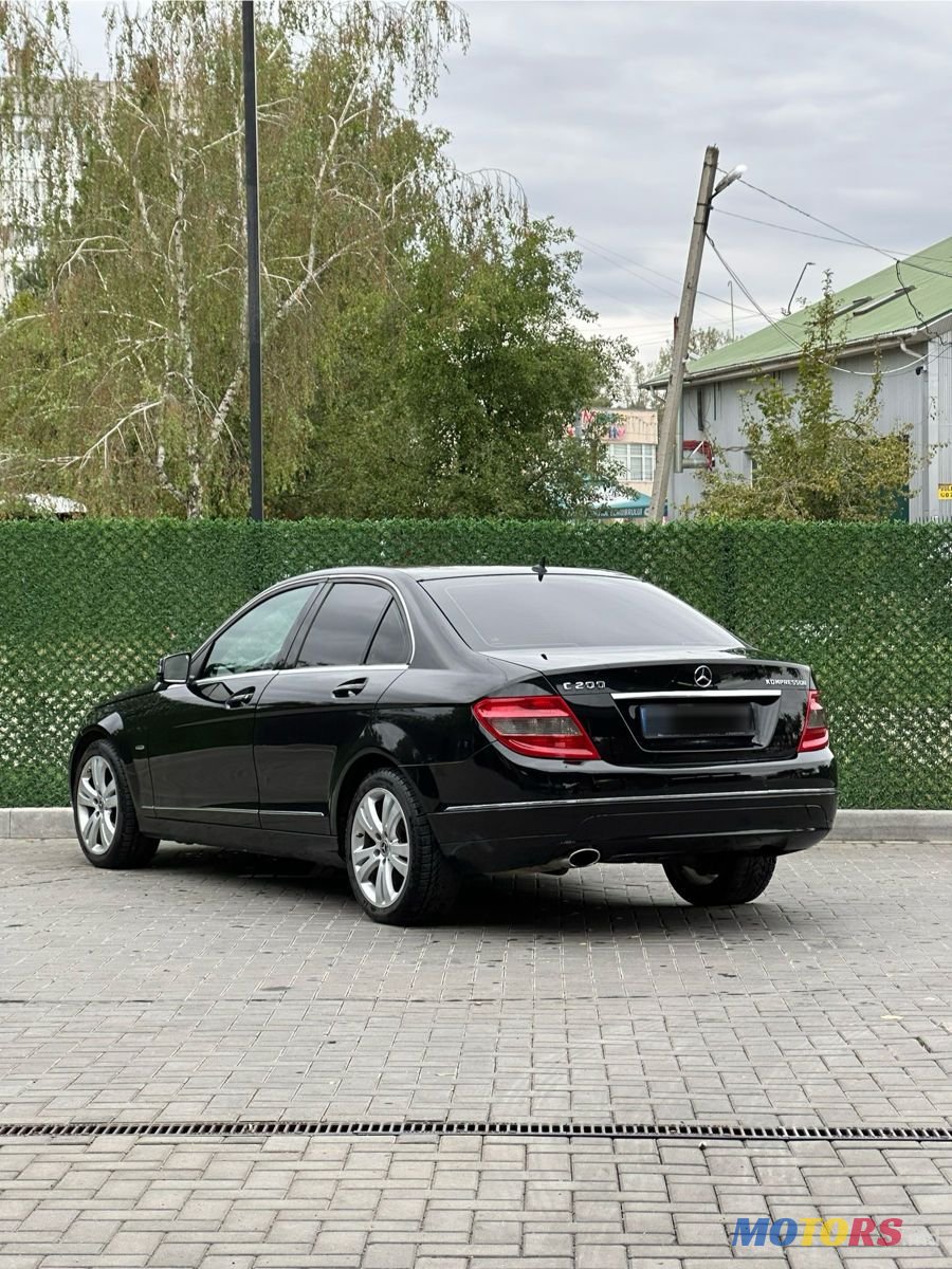 2011' Mercedes-Benz C-Class photo #4