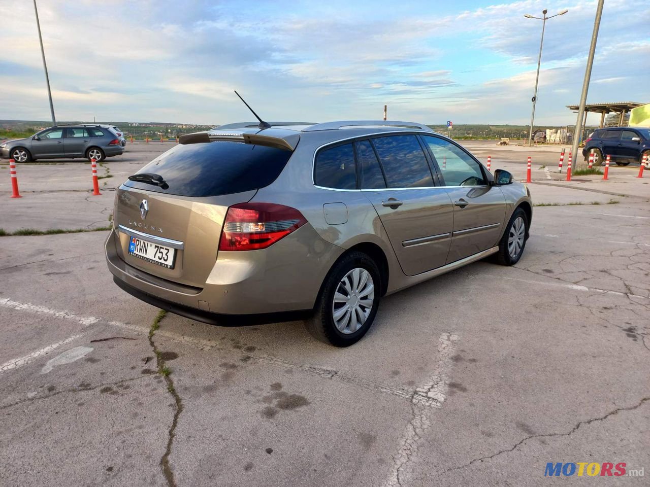 2014' Renault Laguna photo #3