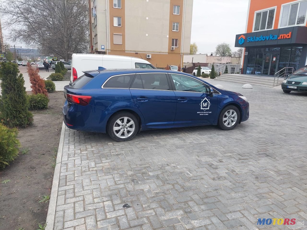 2016' Toyota Avensis photo #1