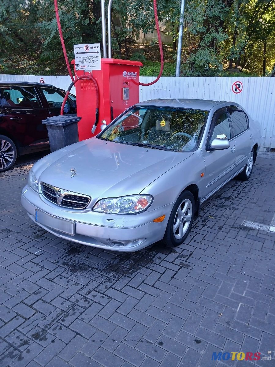 2001' Nissan Maxima photo #3