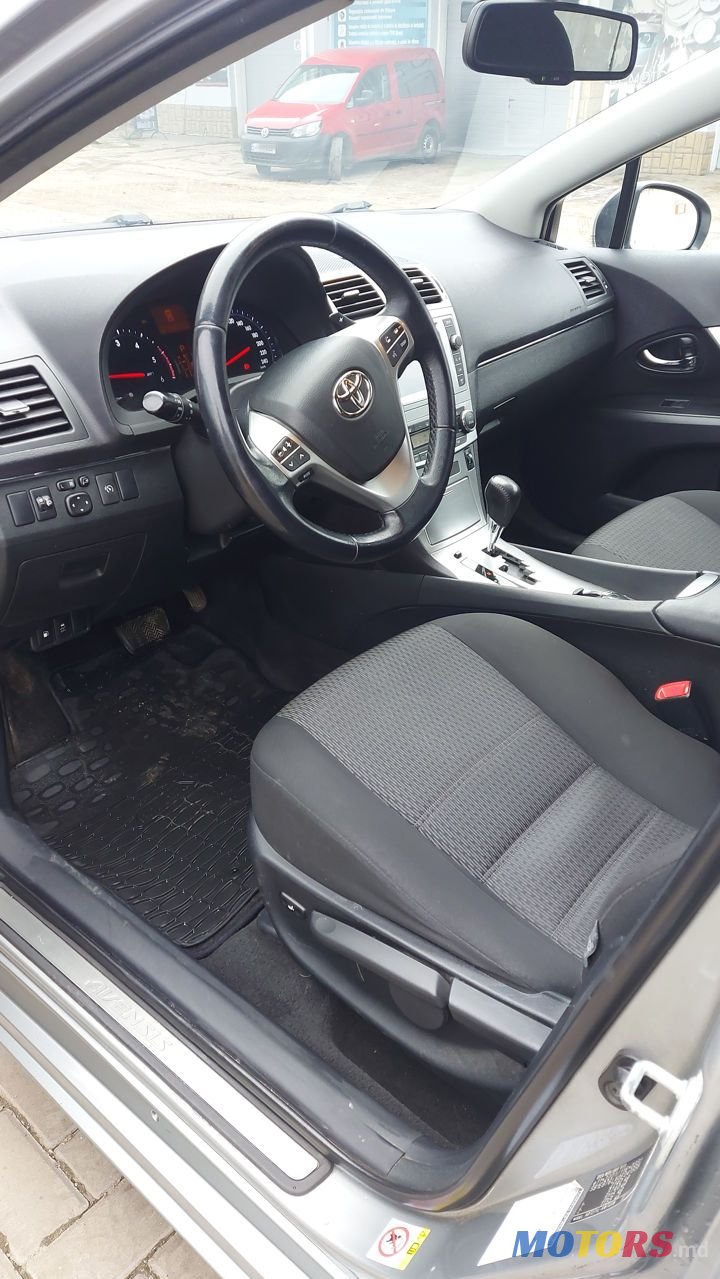 2014' Toyota Avensis photo #6