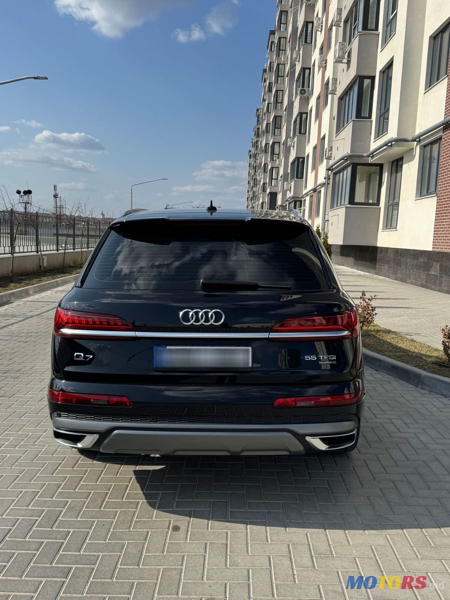 2020' Audi Q7 photo #2