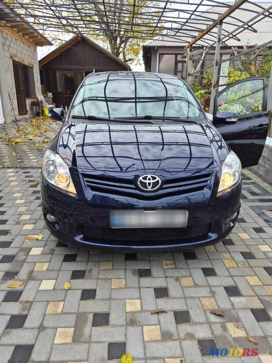 2010' Toyota Auris photo #3