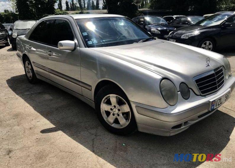 2000' Mercedes-Benz E photo #1